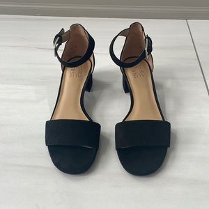 Naturalizer Suede sandal